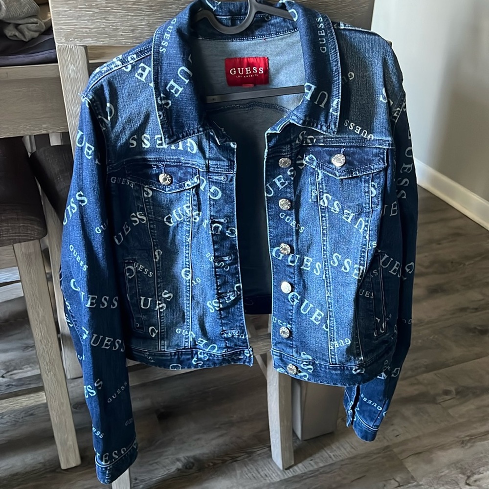 Guess denim jacket💋size large